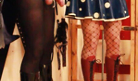 स्लिम हॉट महिला एक युवक ब्लू पिक्चर सेक्सी मूवी से चेहरे हो रही है,